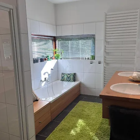 Au Petit Pont De Champagne Gæstehus 3*